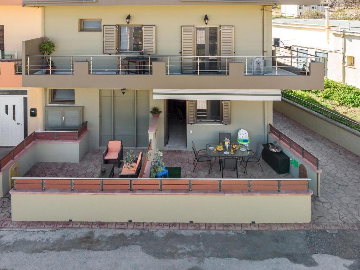 Floral Beach Apt With Lux Extras & Special Treats 콜림바리 외부 사진