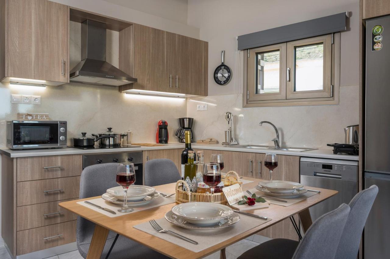 Floral Beach Apt With Lux Extras & Special Treats 콜림바리 외부 사진